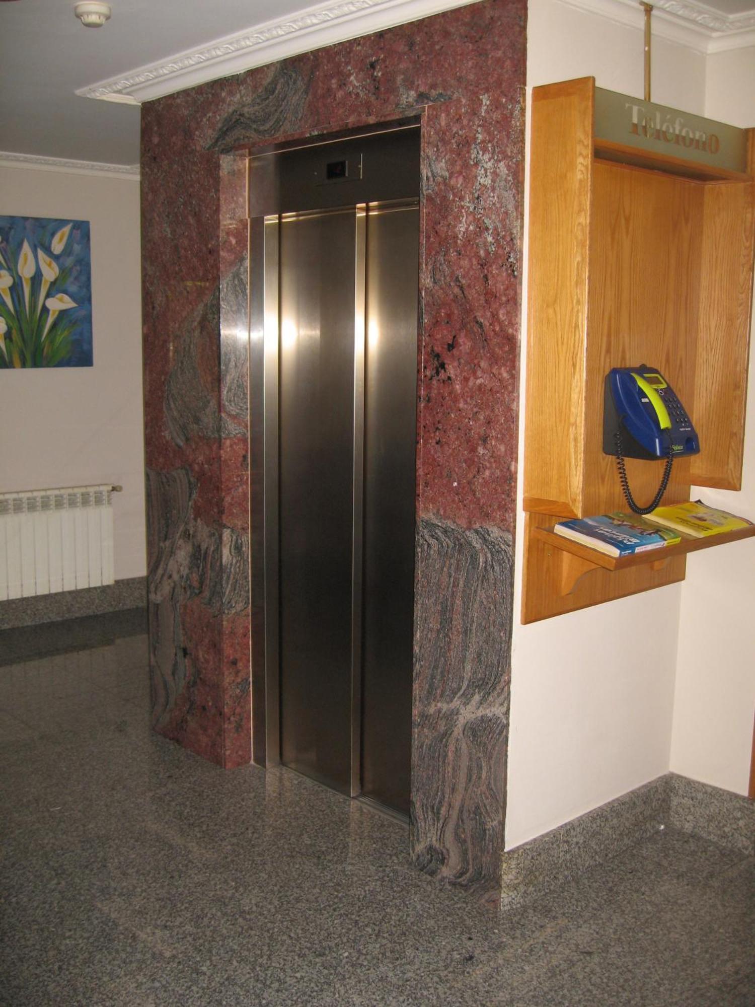 Hotel Camargo Igollo Exteriör bild