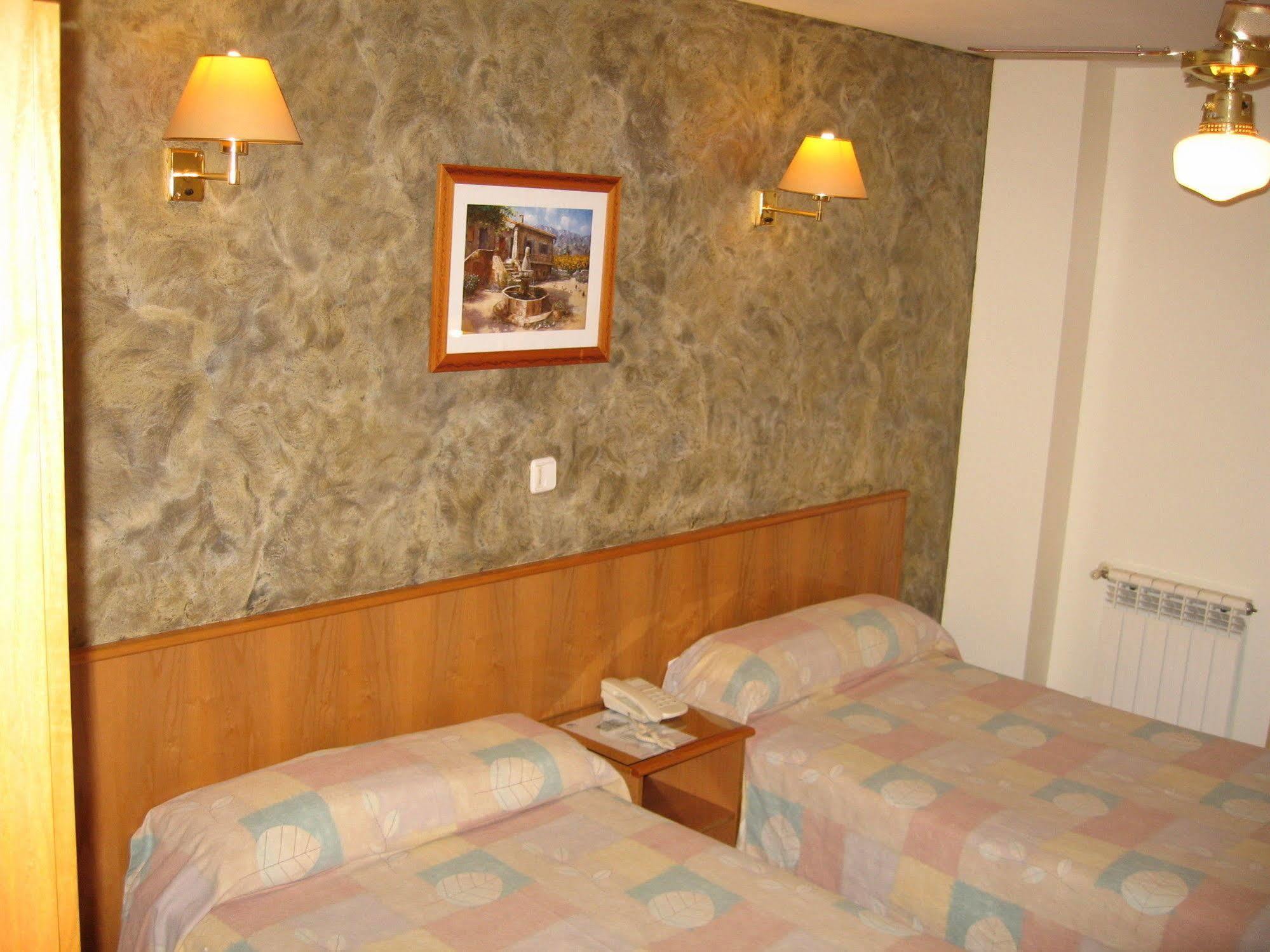 Hotel Camargo Igollo Exteriör bild